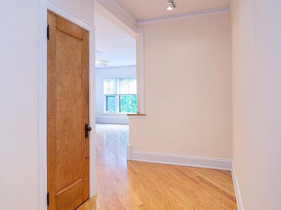 5th image of 5958 N Kenmore Ave #3A