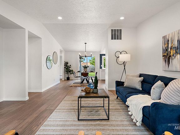 5th image of 1804 W Sandalwood Dr