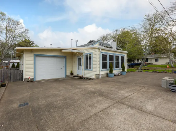 1723 NW 33rd St, Lincoln City, OR 97367