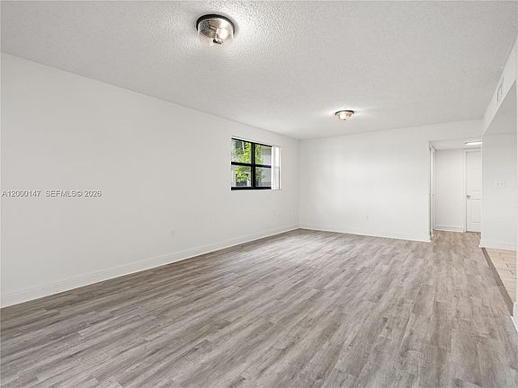 2nd image of 9821 Nob Hill Ct #9821
