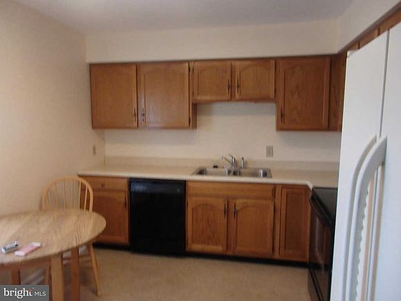 3rd image of 375 Westridge Cir