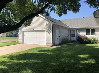 2926 Adkins Dr, Yankton, SD 57078