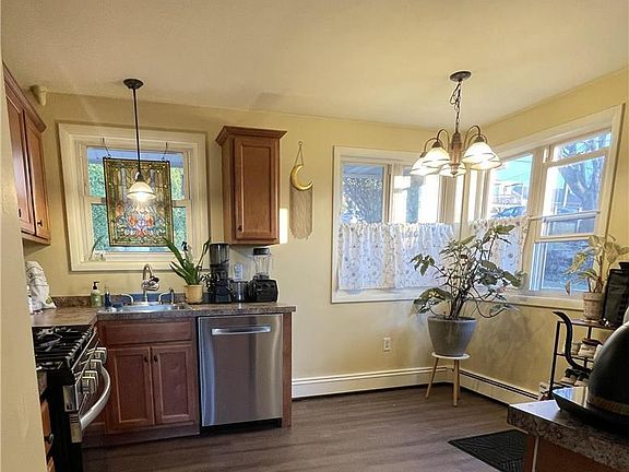 5th image of 1392 New Holland Rd