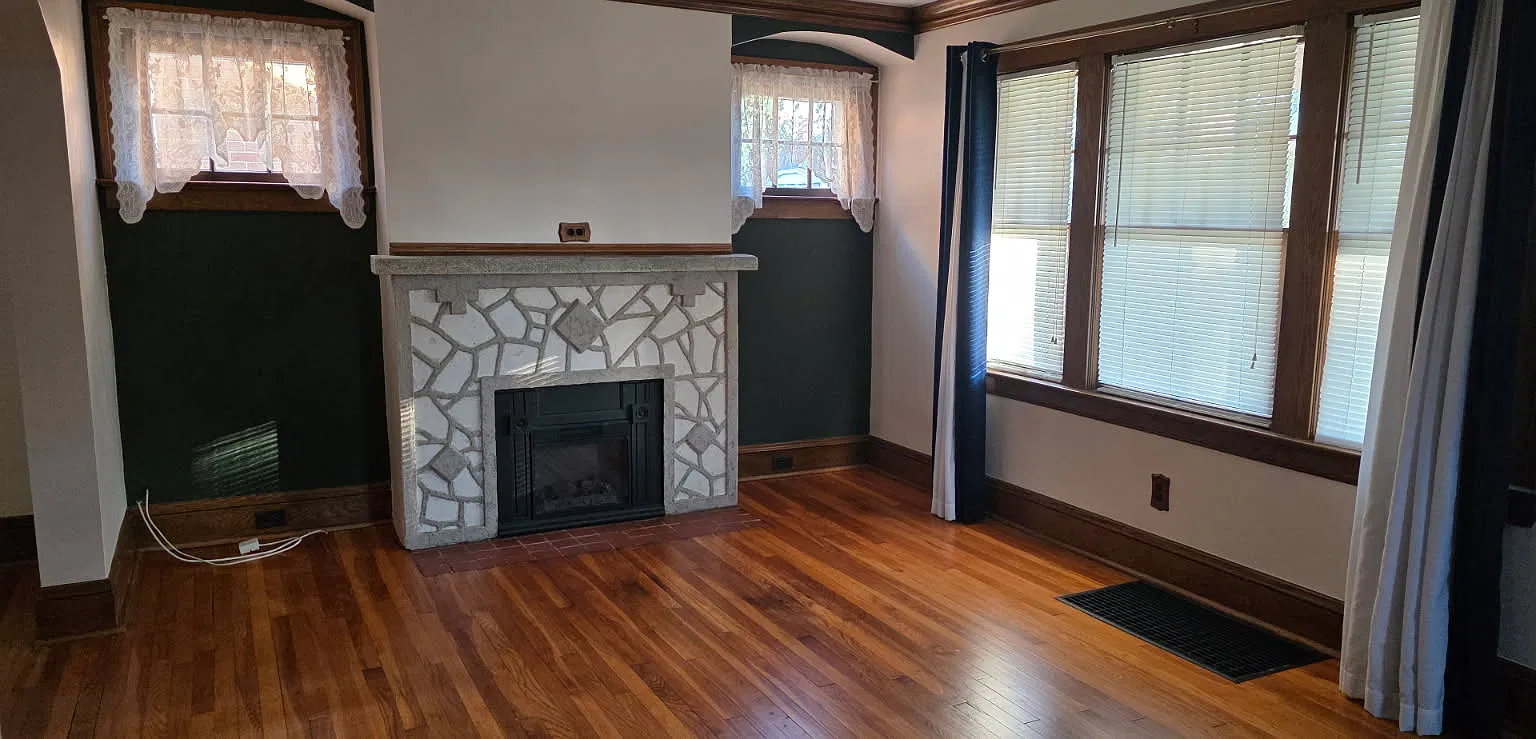 3 bed, 1176 sqft, $1,850 — Photo 1