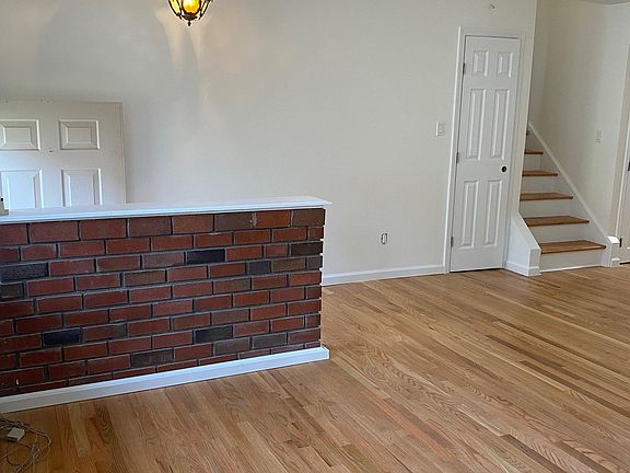 3rd image of 133 Manville Rd #133