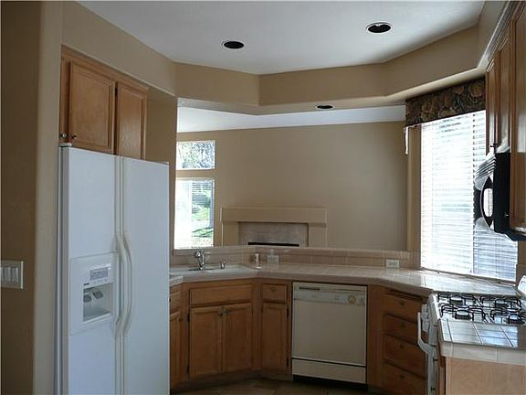 2nd image of 16160 Avenida Venusto APT 1
