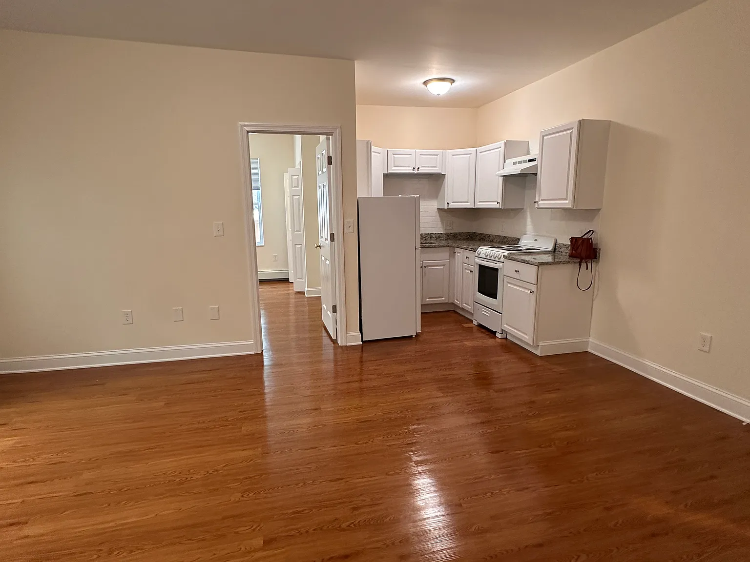 1 bed, 9999 sqft, $2,500 — Photo 2