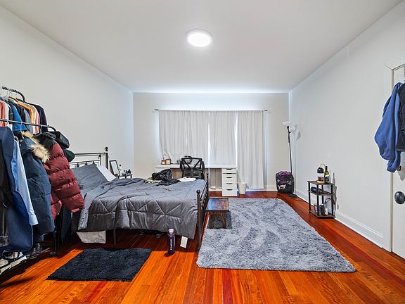 3rd image of 1118 Garnett Pl APT 2