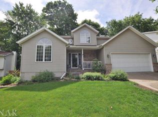 6 Palm Ct, Bloomington, IL 61701