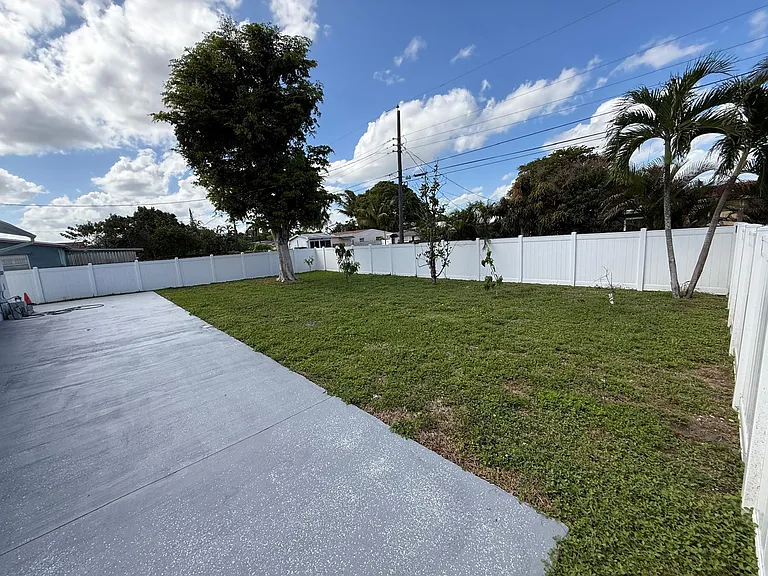 6319 Southgate Blvd — Photo 41