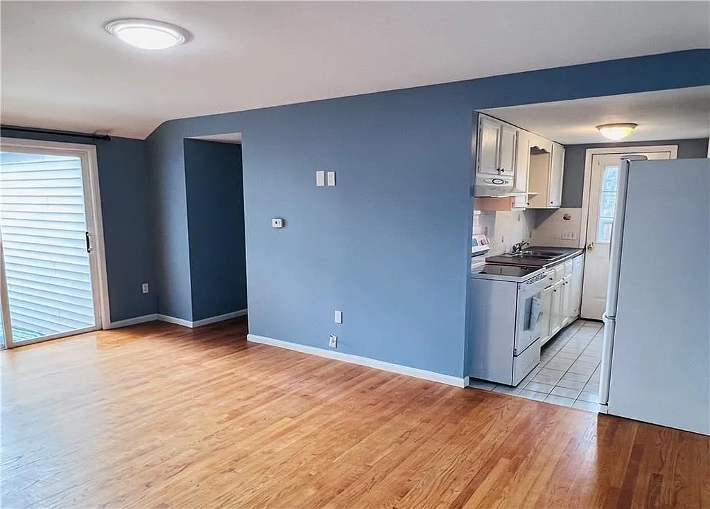 2 bed, 1.0 bath, 848 sqft, $2,850 — Photo 4
