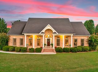 594 Waters Edge Dr, Estill Springs, TN 37330