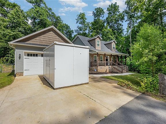 3rd image of 350 Butler Dr