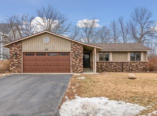 1461 Cardinal Cv, Chaska, MN 55318