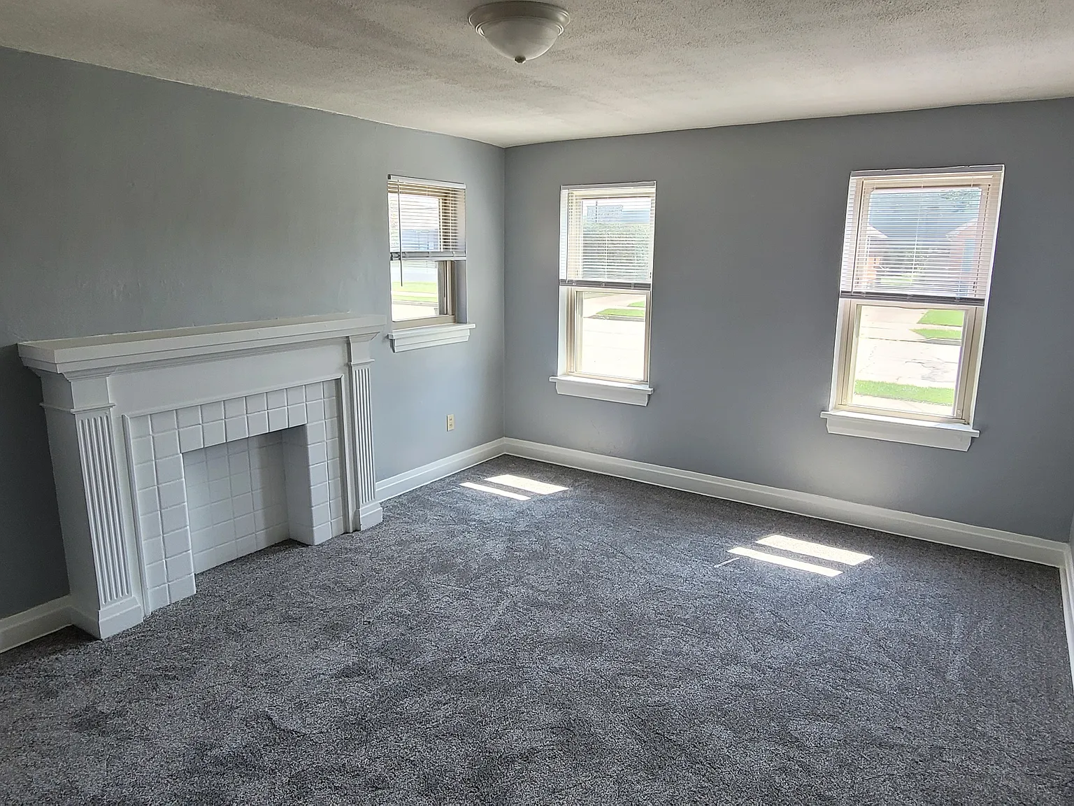 2 bed, 1090 sqft, $1,350 — Photo 4
