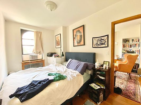 3rd image of 314 W 104th St Ph A