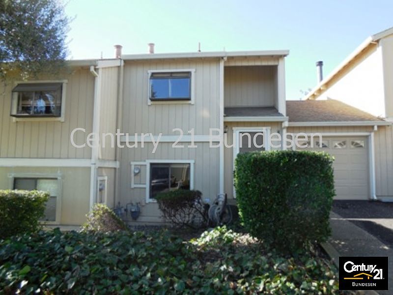 1st image of 47 Acorn Cir