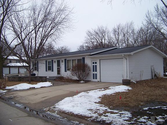 2nd image of 704 12th Ave N