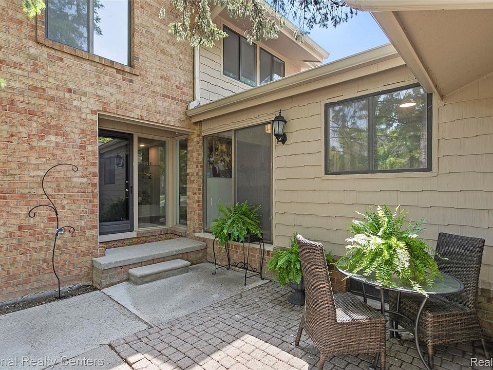 1st image of 7103 Pebble Park Dr