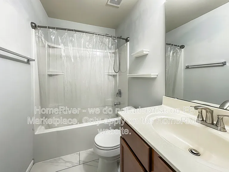 8104 Yaxley Hall Dr — Photo 15