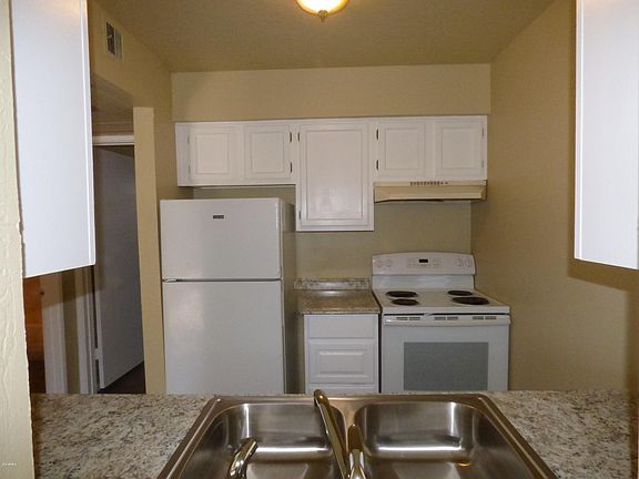 5th image of 2936 N 39th St #105