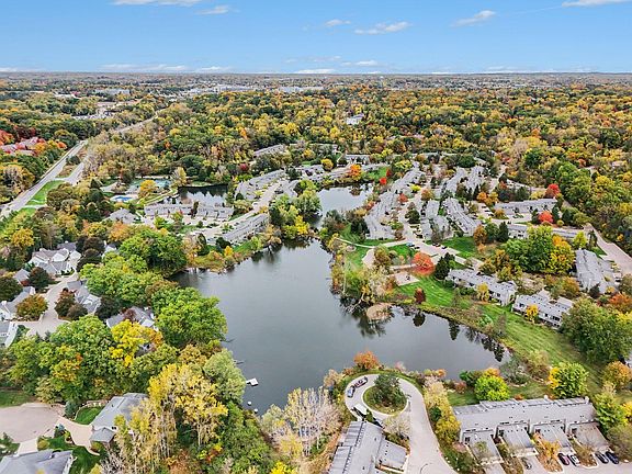 3rd image of 669 Watersedge Dr