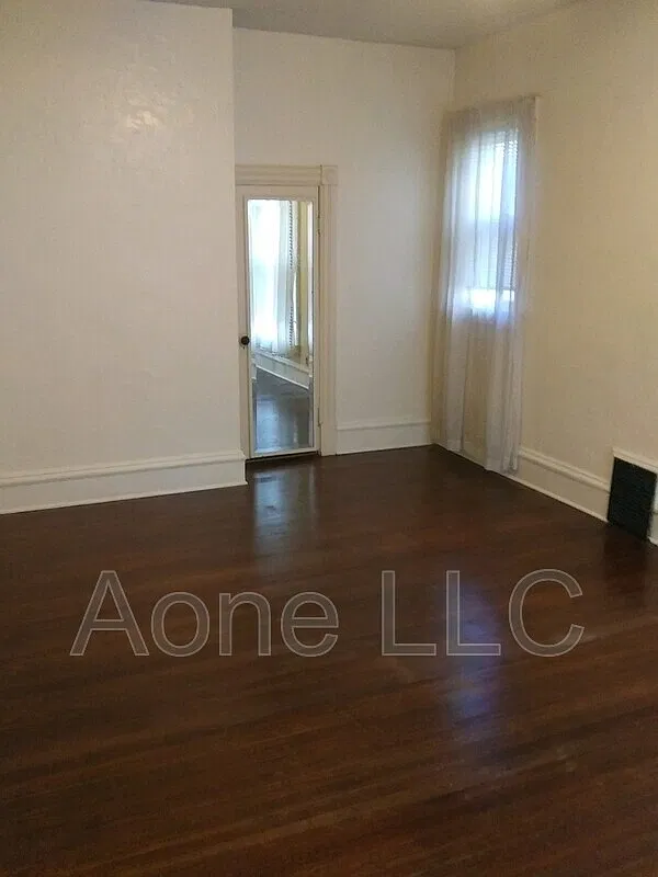 1 bed, 1.0 bath, 800 sqft, $725 — Photo 2