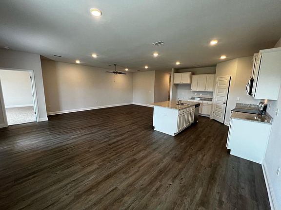 3rd image of 412 Albert Meadow Ln