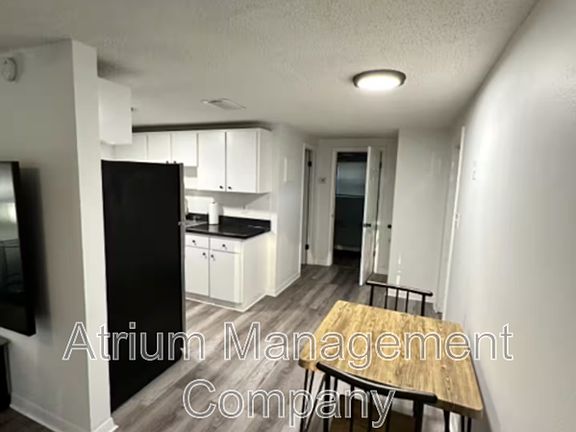 4th image of 9606 N 46th St APT A
