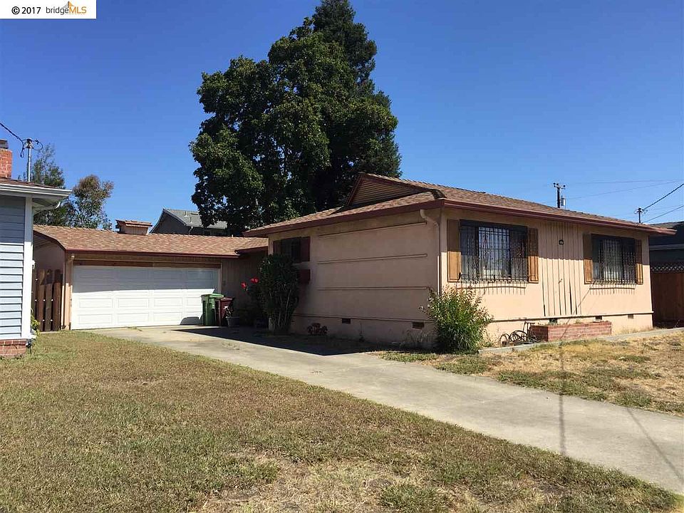 1st image of 25756 Evergreen Dr