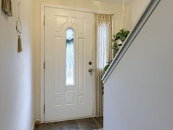 3rd image of 1326 Fairview St
