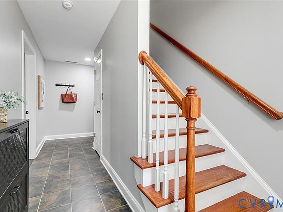 3rd image of 118 Willway Dr