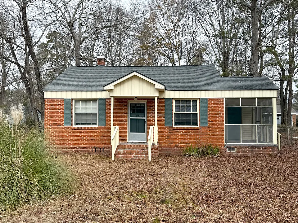 445 Robney Dr