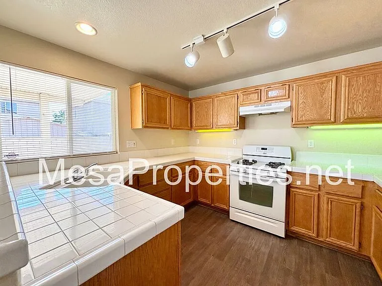 14451 Green River Rd — Photo 9