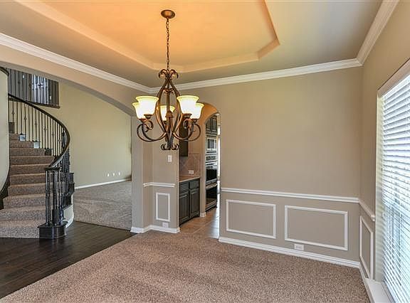 3rd image of 106 White Oak Ln