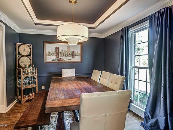 3rd image of 8814 Blossom Ln