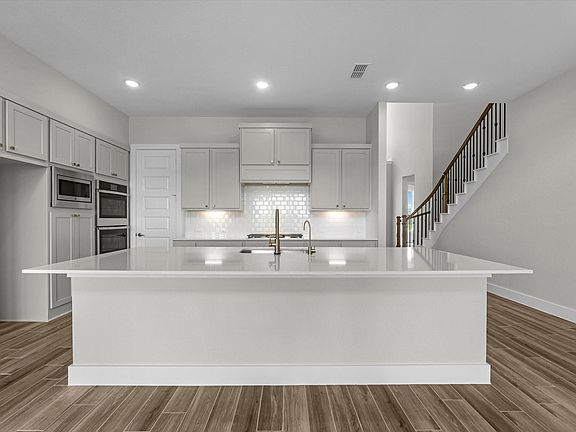 3rd image of 19618 Jessica View Ct