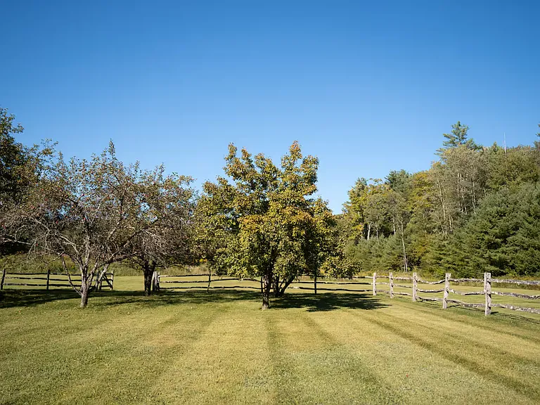 872 Grassy Brook Rd — Photo 14