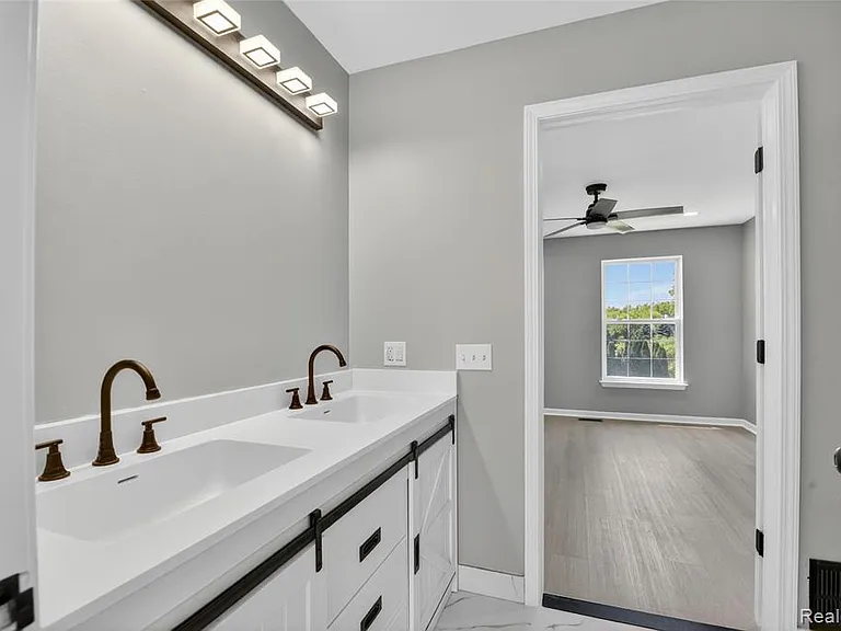 8862 Prairie St — Photo 40