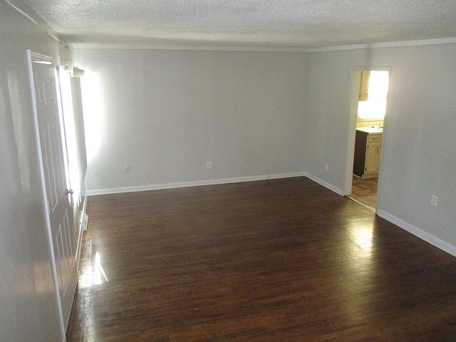 28611 Victor St, photo 10