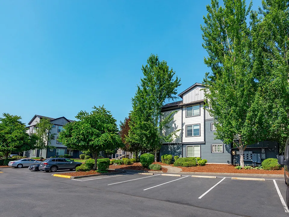 Riverside Park Apartments