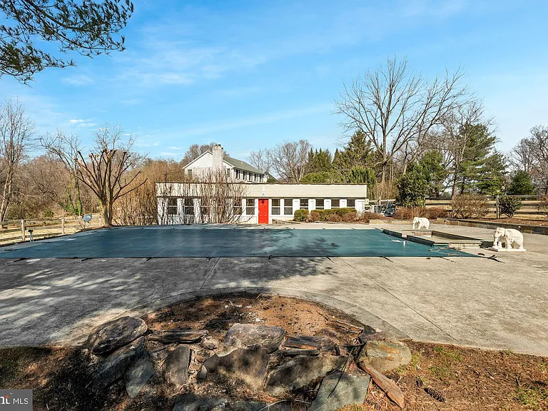 326 Walker Rd — Photo 45