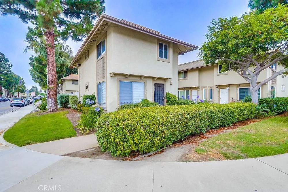 2 bed, 1.5 bath, 1094 sqft, $3,000 — Photo 1