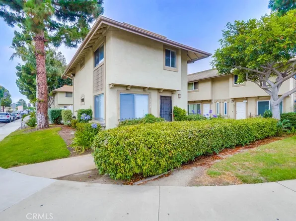 9502 Pettswood Dr #7, Huntington Beach, CA 92646