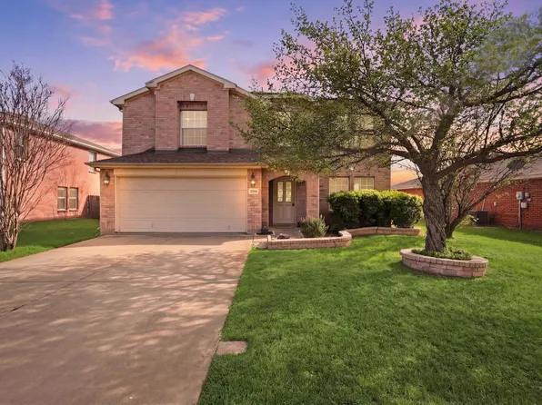 2459 Silverado Trl, Grand Prairie, TX 75052