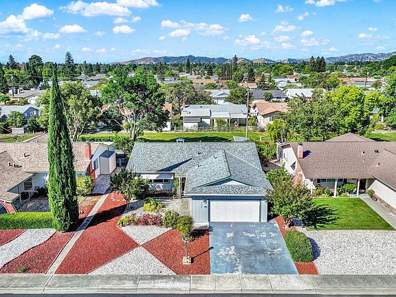 5th image of 175 Carlsbad Circle