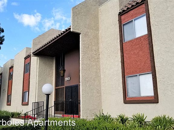 5th image of 11901 176th St #127
