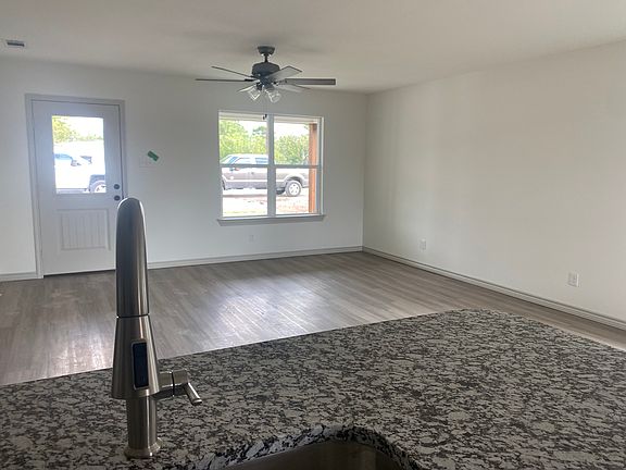5th image of E 39th St #56904V