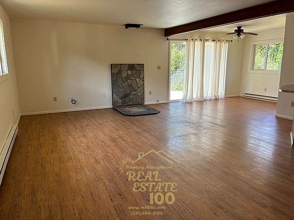 3rd image of 2538 NE 33rd St