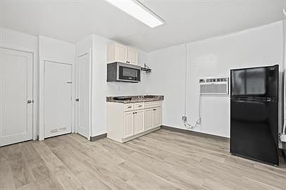 4th image of 201 S Main St #4